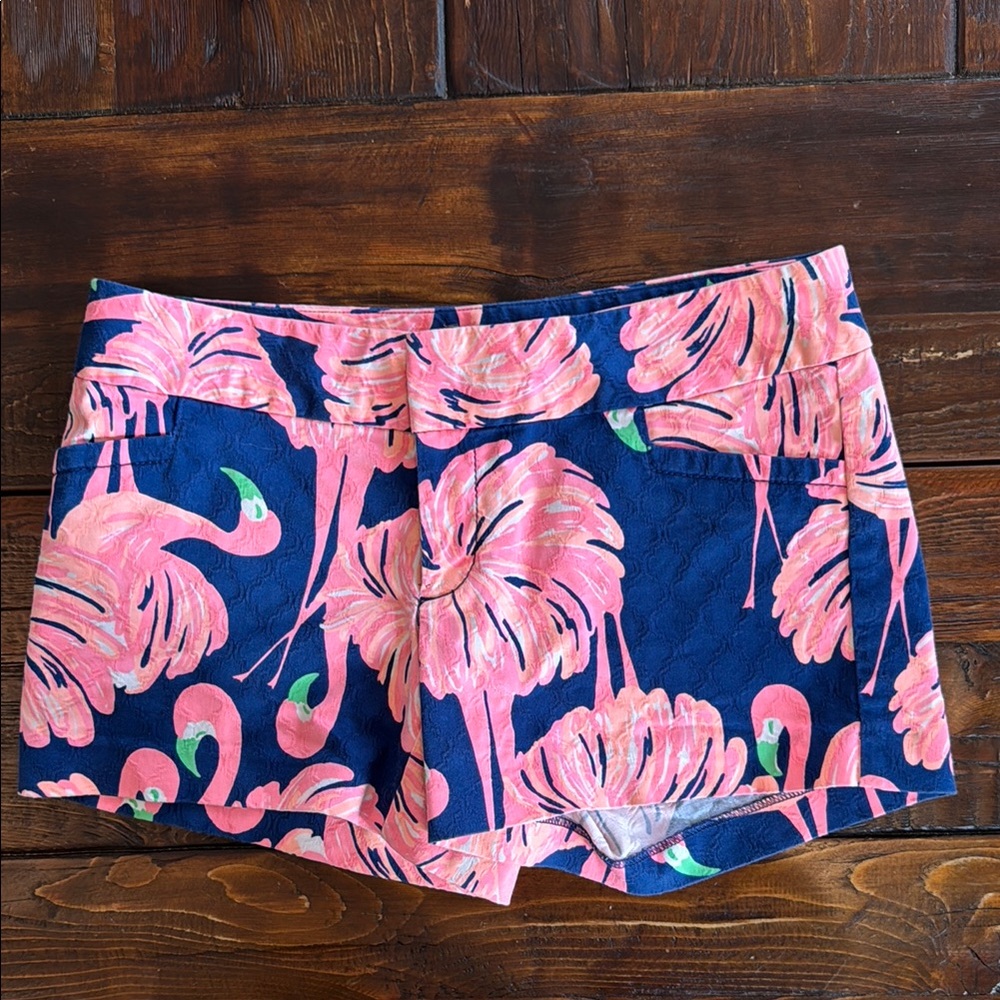 Lilly Pulitzer Ellie Shorts in Gimme Some Leg Pink Flamingo Pattern. Sz 2. EUC.